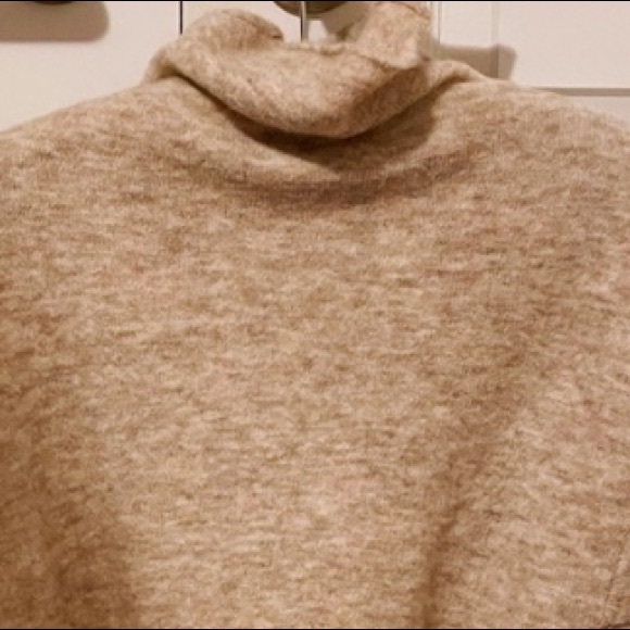 Aritzia Lorin sweater - Picture 3 of 3